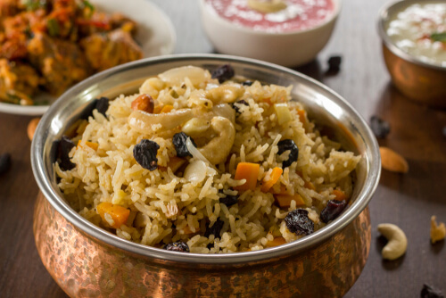 कश्मीरी पुलाव के साथ छुट्टी वाले दिन को बनाएं स्पेशल 3 Kashmiri Pulao with Fruits